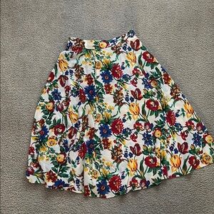 Vintage Smooth Premier Floral A-Line Skirt - size 8 100% silk